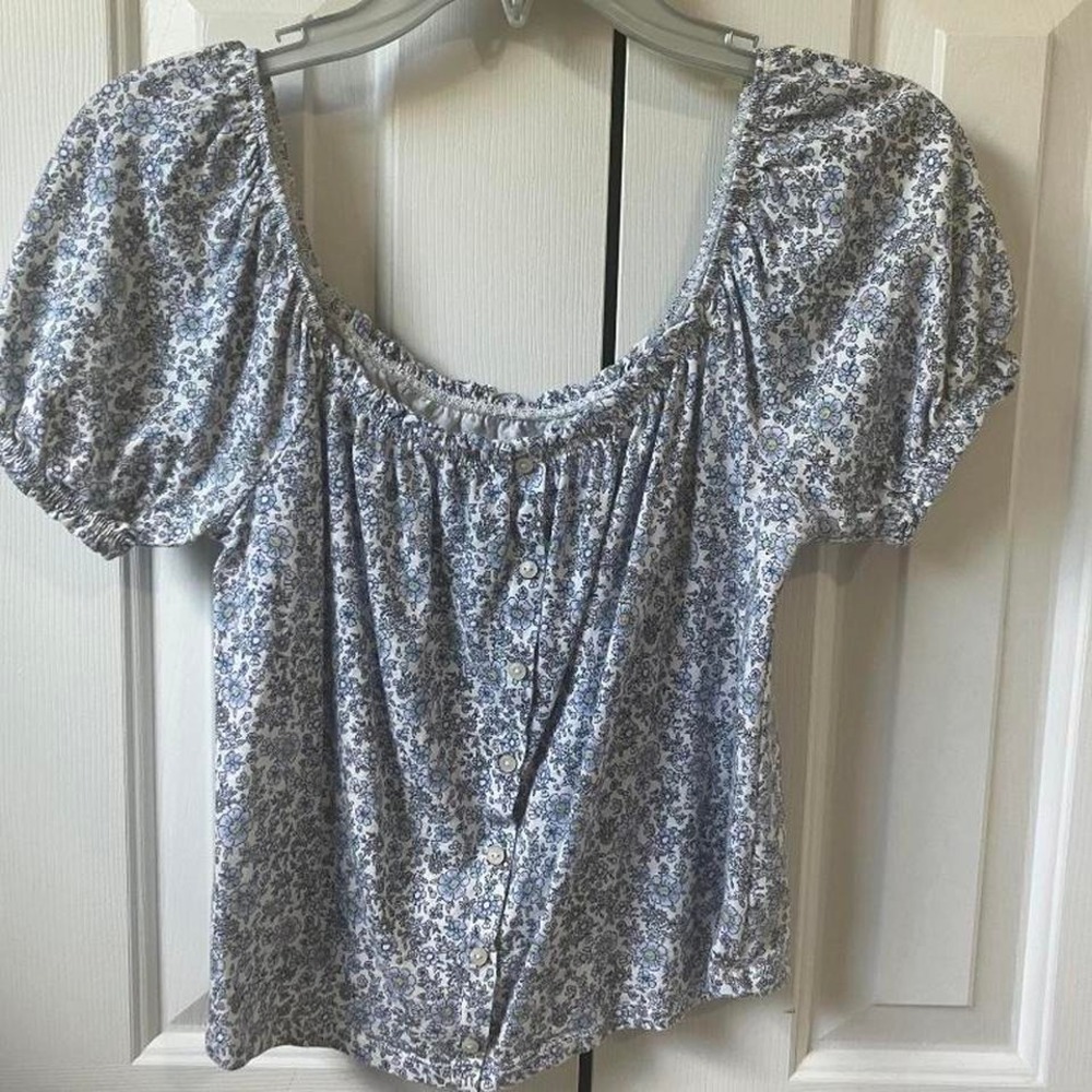 NWOT XS women's Blue floral shirt  American Eagle.